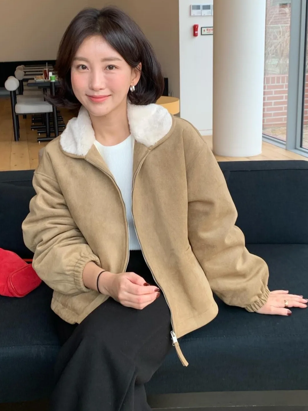 ファイオナブルレトロスプライスラムファーカラー暖かいアウターウェア女性の冬の新しいSle多用途トップ韓国ルーズフィットポリエステル