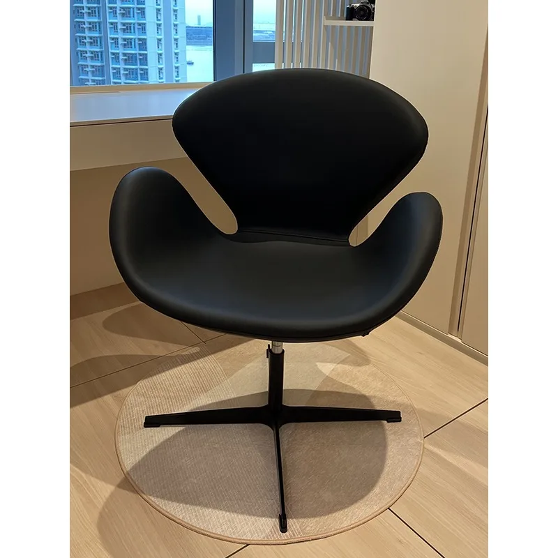 أريكة فردية من الشمال، كرسي مكياج بمسند ظهر مصمم #4