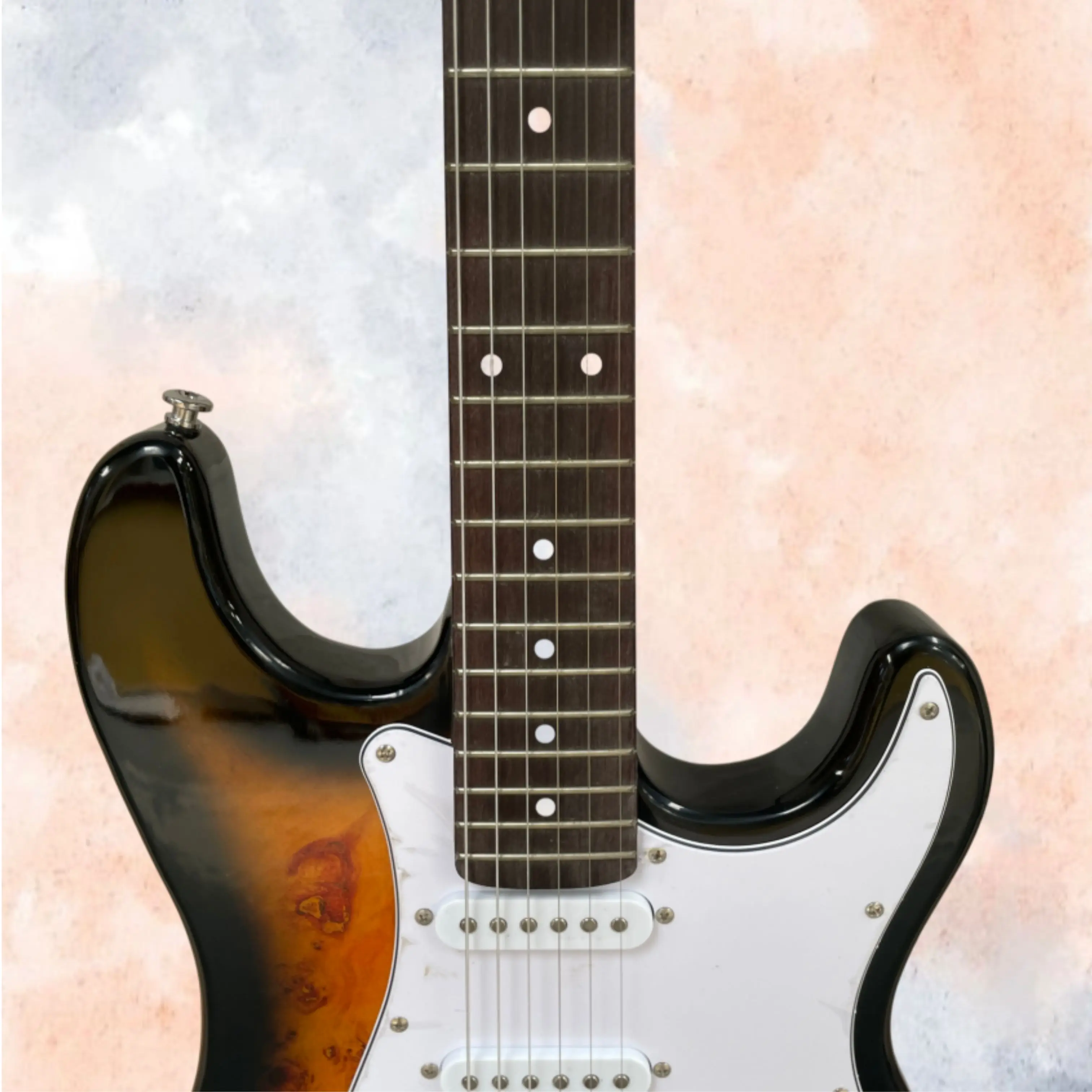 New 6‑String Electric Guitar,HSS Pickups,White Pickguard Vibrato System Guitars,Vintage Warm Tone  Playing & Collecting Guitarr