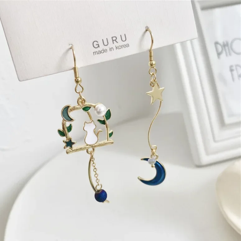 Japanese Style Asymmetric Starry Sky Moon Kitten Clip on Earrings Curve Blue Moon Star Cat Long Clip Earring Without Piercing