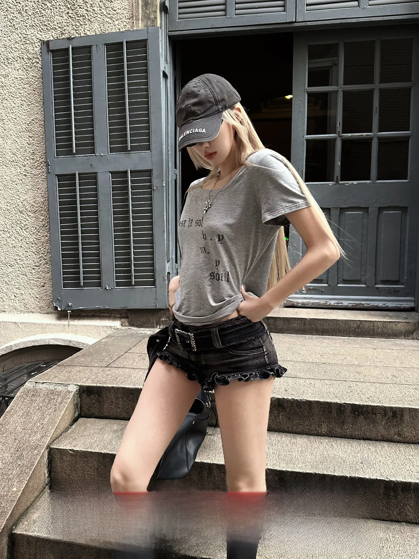 Cool Denim Low Waist Cotton Short Pants with Wood Grain  Washed Effect Summer Ladies Slim Fit mid Stretch Hot Pants