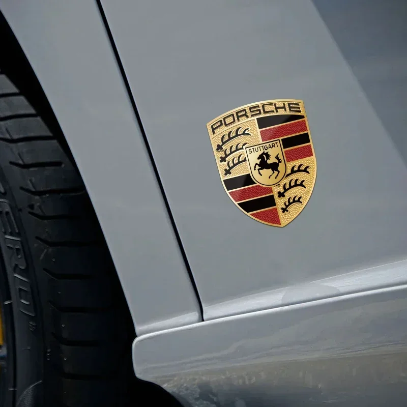 Emblema do carro 3d logotipo da porta traseira emblema traseiro tronco capa adesivo decoração para porsche cayenne panamera macan cayman 911 718