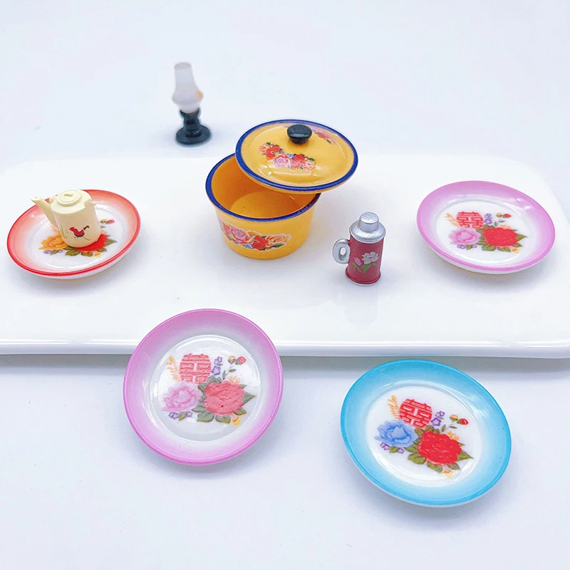 5 個ドールハウスミニチュア用品中国ダブル幸福食品プレート/カップケーキエナメル盆地ミニチュアキッチンアクセサリー