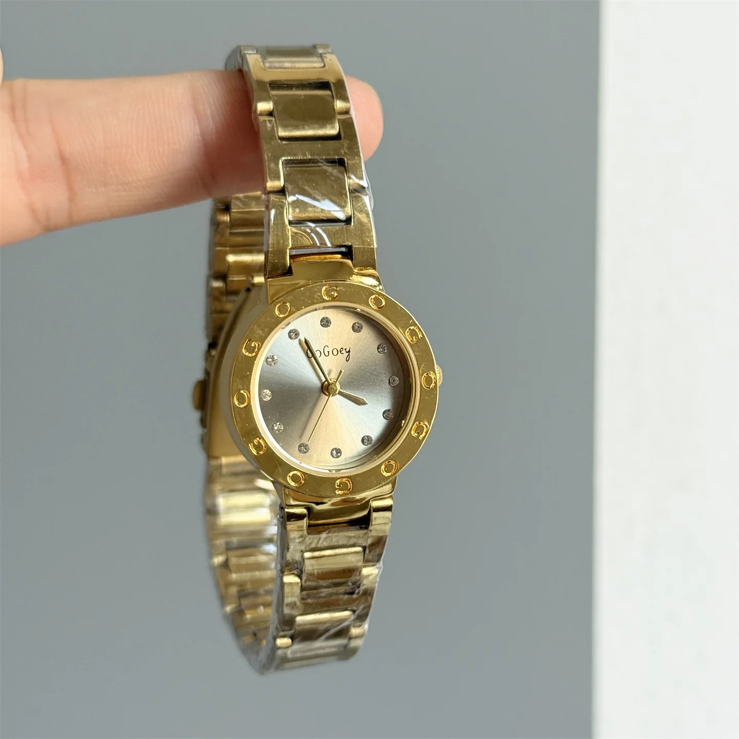 Jam Tangan Perak Vintage, Niche, Mewah Ringan, Tali Baja Kuarsa, Nuansa Mewah, Emas Kecil, Jam Tangan Wanita, Hadiah Mewah Elit