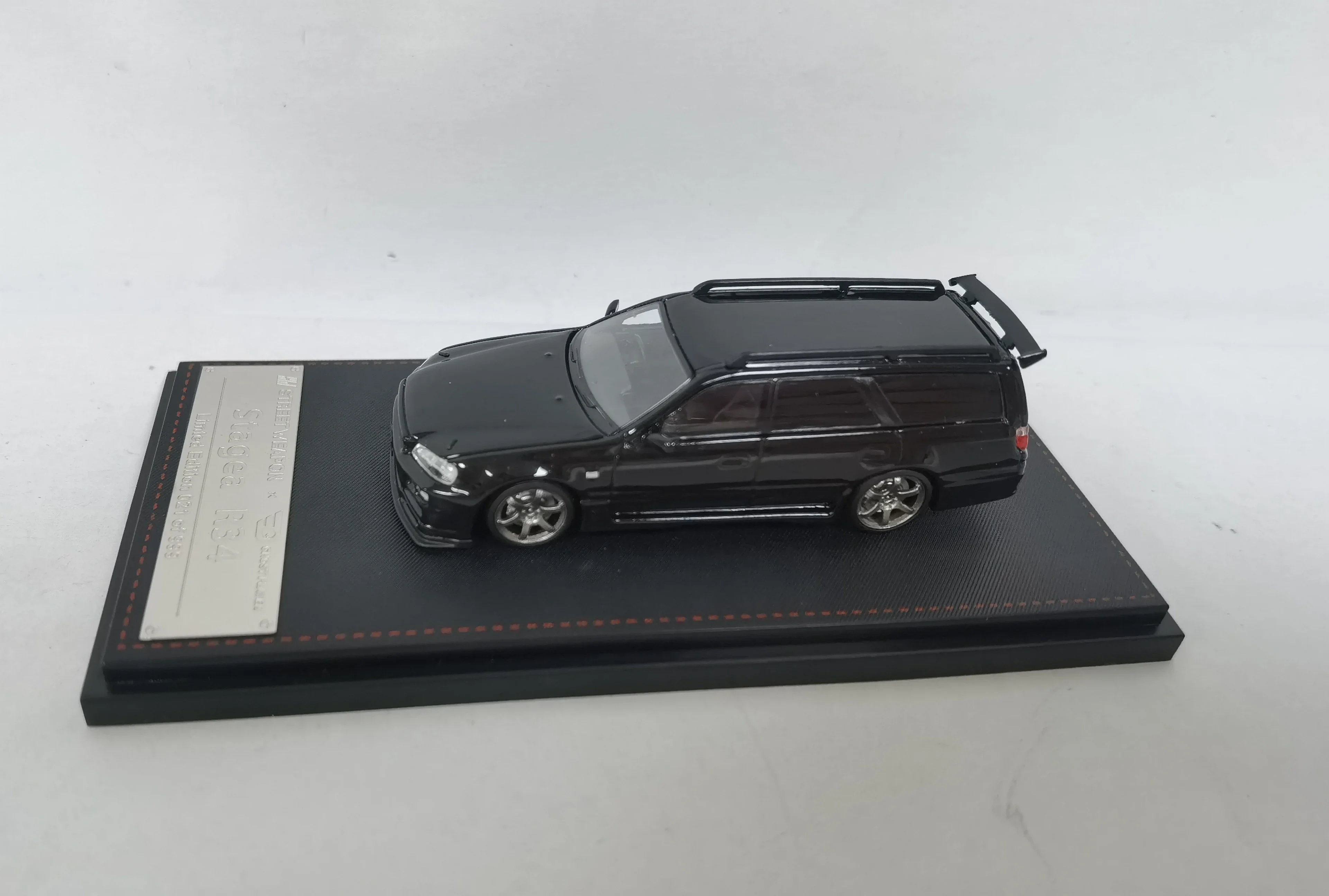 

Alloy Die-cast Vehicle Model Car Model 1/64 Street Weapon x Ghost Flayer Stagea R34 For Collection Gift Aolly Toys