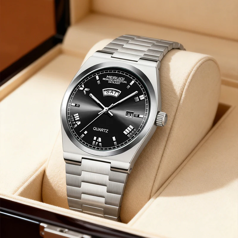 

Мужские серебристо-черные кварцевые часы в спортивном стиле с функцией отображения даты.