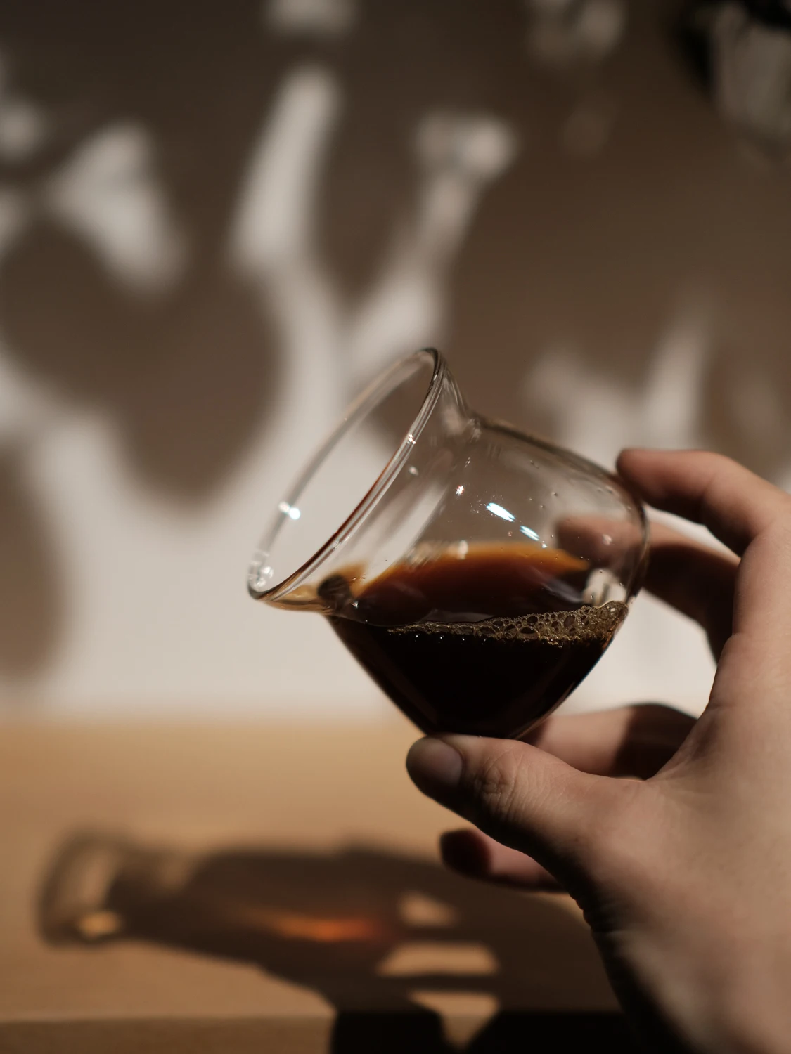 كوب قهوة زجاجي برائحة القهوة من أوريا سينساج سعة 275 مل بتصميم عصري للقهوة المصبوبة يدويًا مع غطاء للشرب المباشر منتج صيني