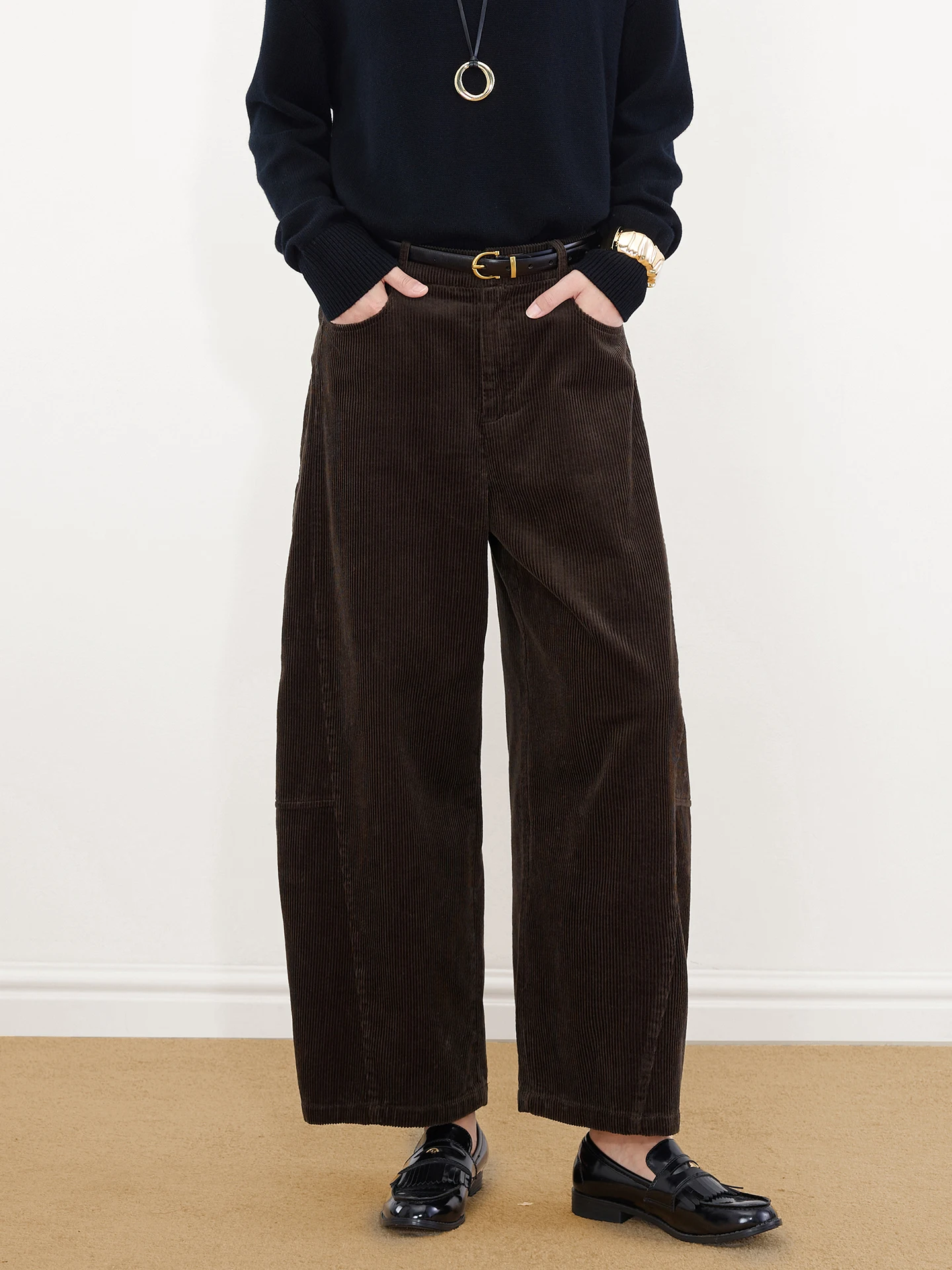 Moderne retro bruine corduroy broek met wijde pijpen, dames winter, casual, negen punten, hoge taille, rechte snit, katoenen broek