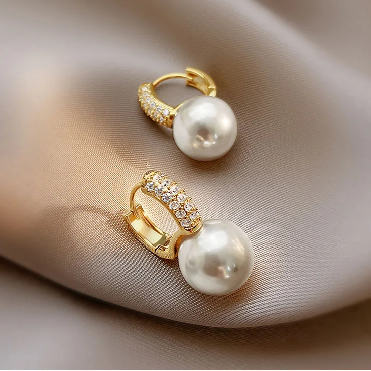 Korea Fashion New Light Luxury Simple Classic Pearl Drop Earrings Birthday Party Gift Woman Jewelry Stud Earrings