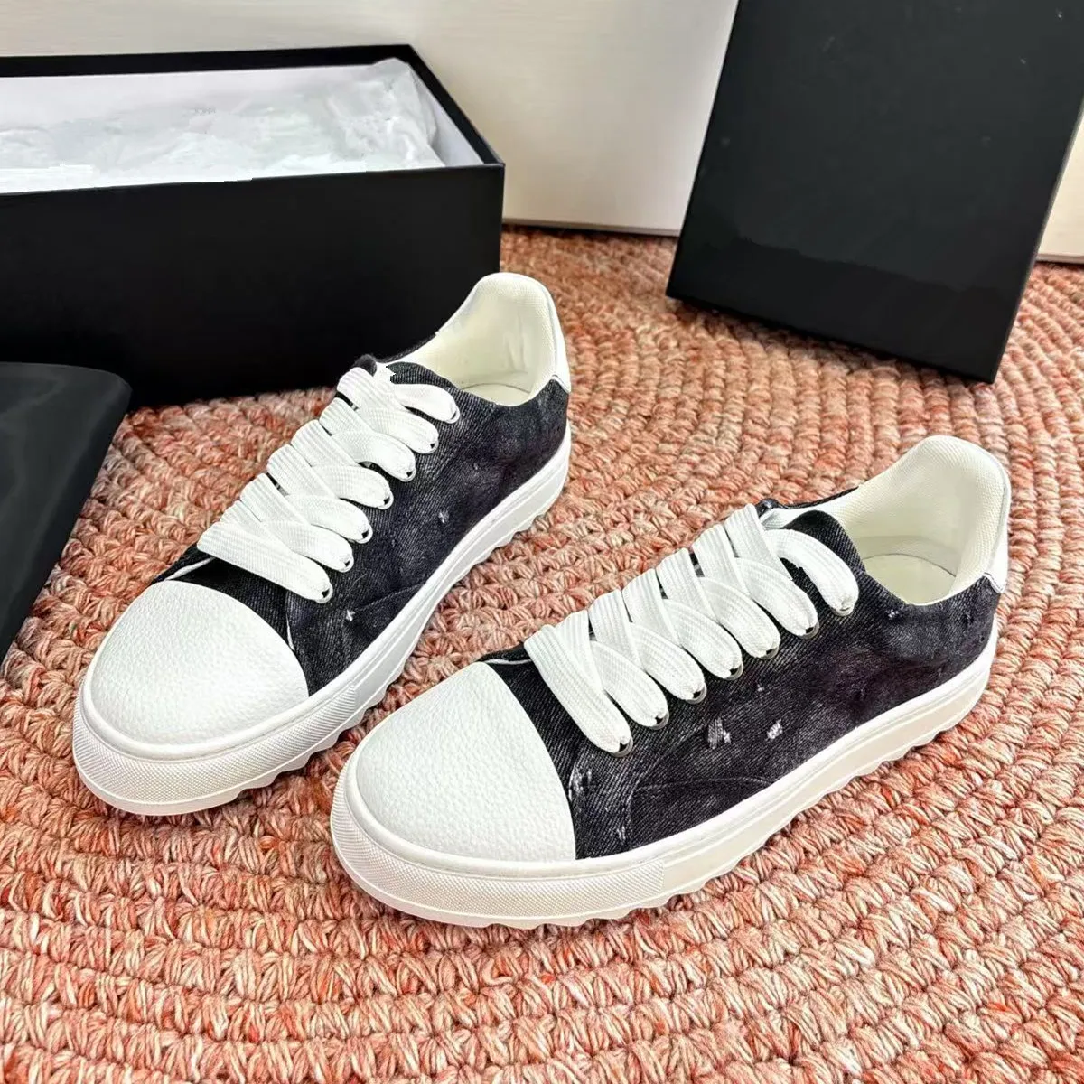 

Denim canvas German training board shoes for men 2026 new spring versatile lightweight thick soled couple sports shoes