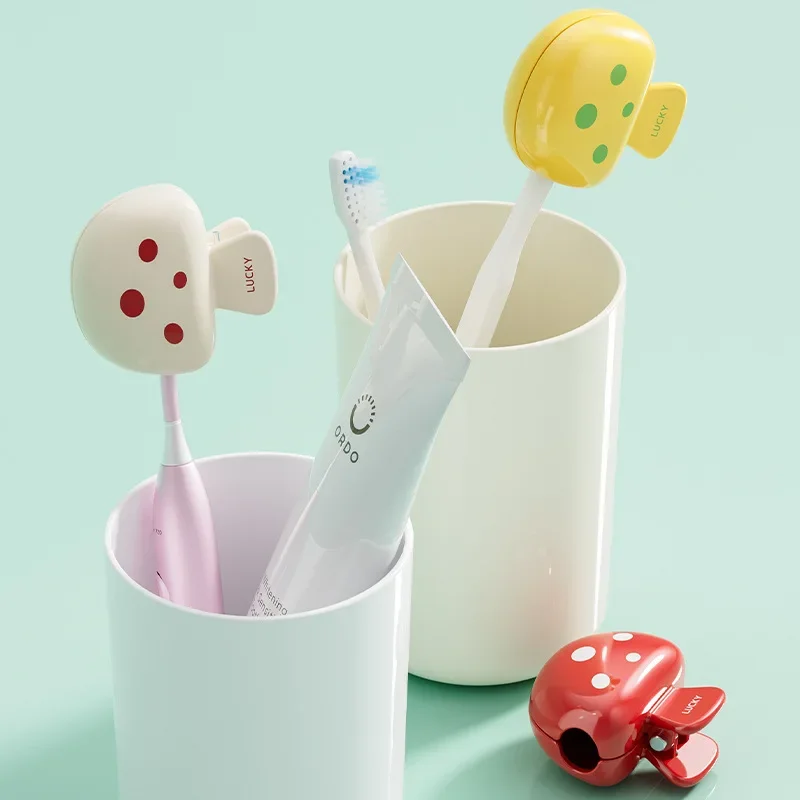 Cute Travel Toothbrush Head Covers Toothbrush Protector Cap Brush Pod Case Protective Portable Plastic Clip for Household Travel