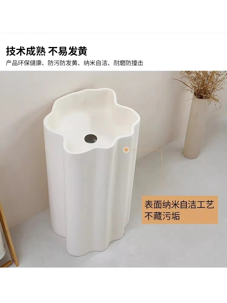 

Кремовый умывальник Wabi Sand Cream Wind: персонализированный, напольный, в стиле минимализм, с колонной-подставкой в форме облака