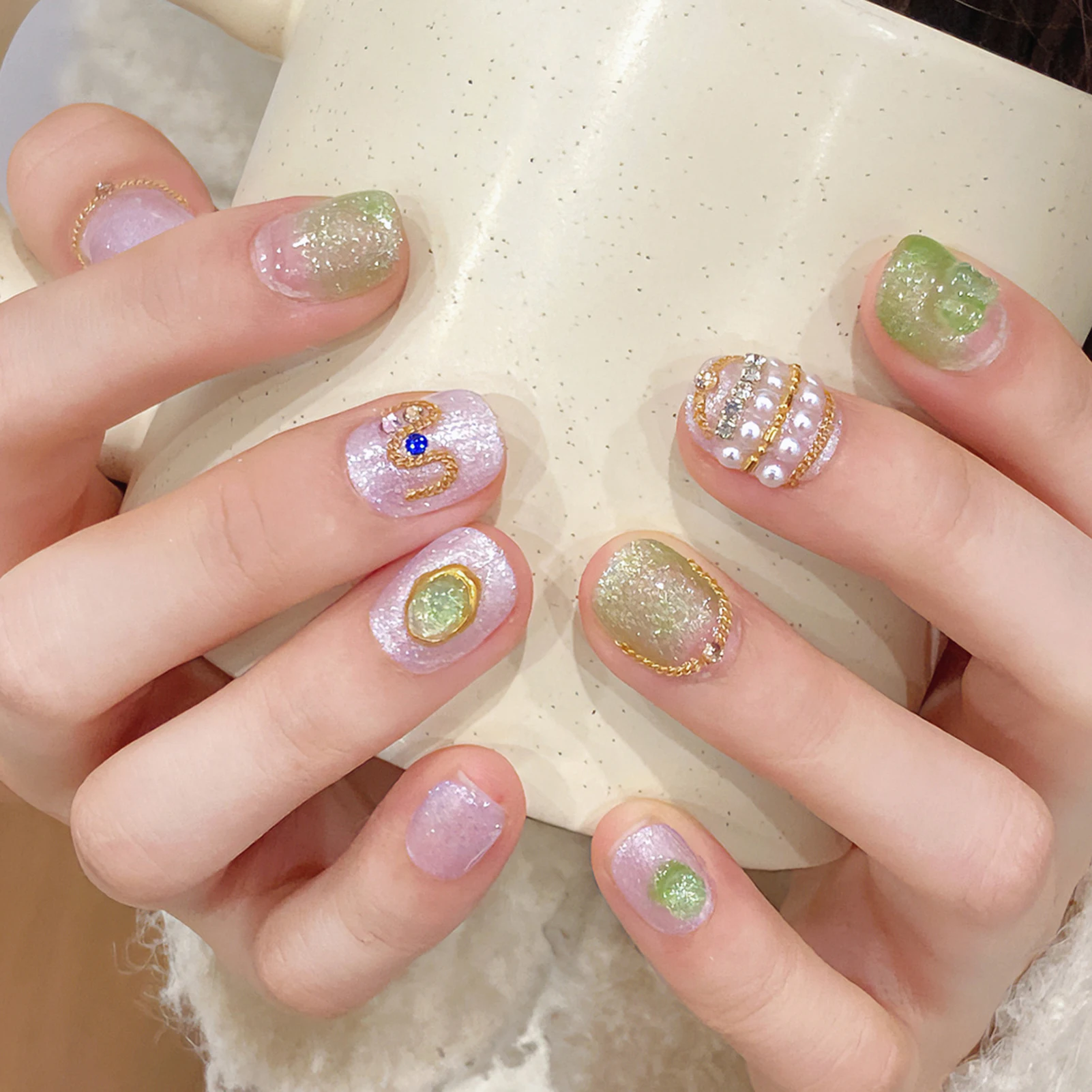 10 stücke grün weiß drücken auf Nägel handgemachte Glitzer kurze runde falsche Nägel böhmischen Stil tragbare Maniküre Nagels pitzen Kunst