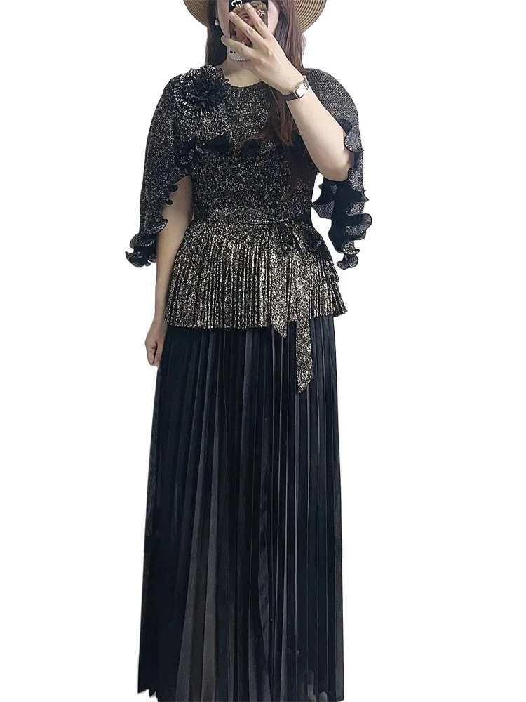 

Miyake Pleated Suit for Women 2025 New Gold Hot-hot Earrings V-neck Long-sleeved Top + Skirt Loose Large Size Two-piece Set