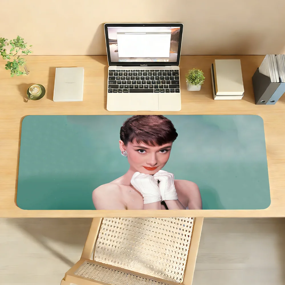 Mousepad mit Motiv „Audrey Hepburn“, rutschfest, mit Fixierkante, Schreibtischunterlage, PC-Laptop-Zubehör, Gummi, Büro-Tastatur, großes Gaming-XXL-Mauspad