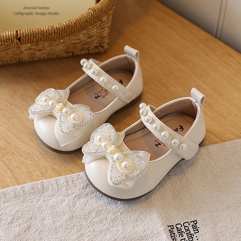 

Детские туфли для малышей, универсальные, с круглым носком, для девочек, мягкая подошва, новинка 2026 года, модные повседневные туфли, нескользящие, трендовые