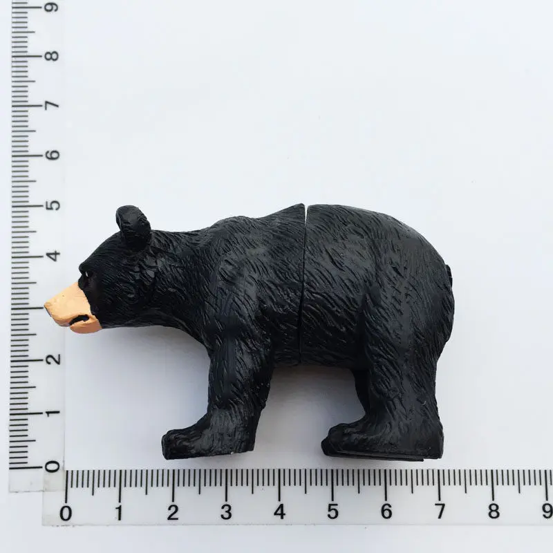 Canadian creative tourism commemorative crafts, brown bear combination ornaments, figurines