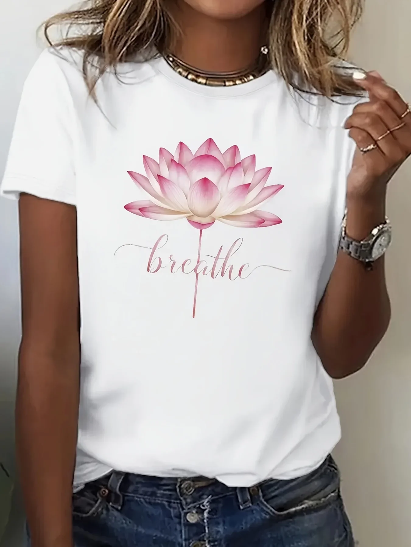 Blanco cuello redondo temporada comodidad ajuste relajado gráfico artístico transpirable mujer casual manga camiseta flor de loto y estampado rosa