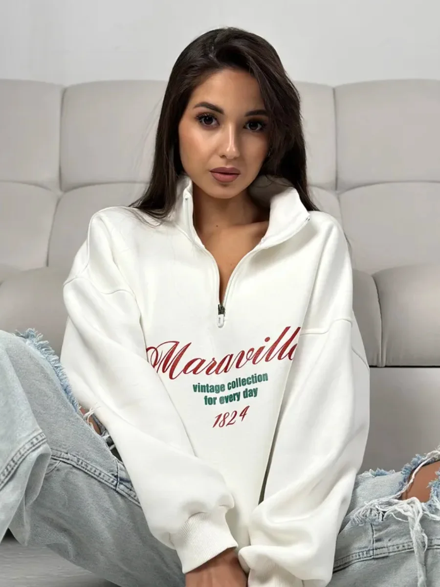 3 สีคอปกครึ่งเปิดซิปเสื้อกันหนาวอเมริกา Retro Letter พิมพ์เสื้อแขนยาวฤดูใบไม้ร่วงฤดูหนาวหลวมสบายๆ