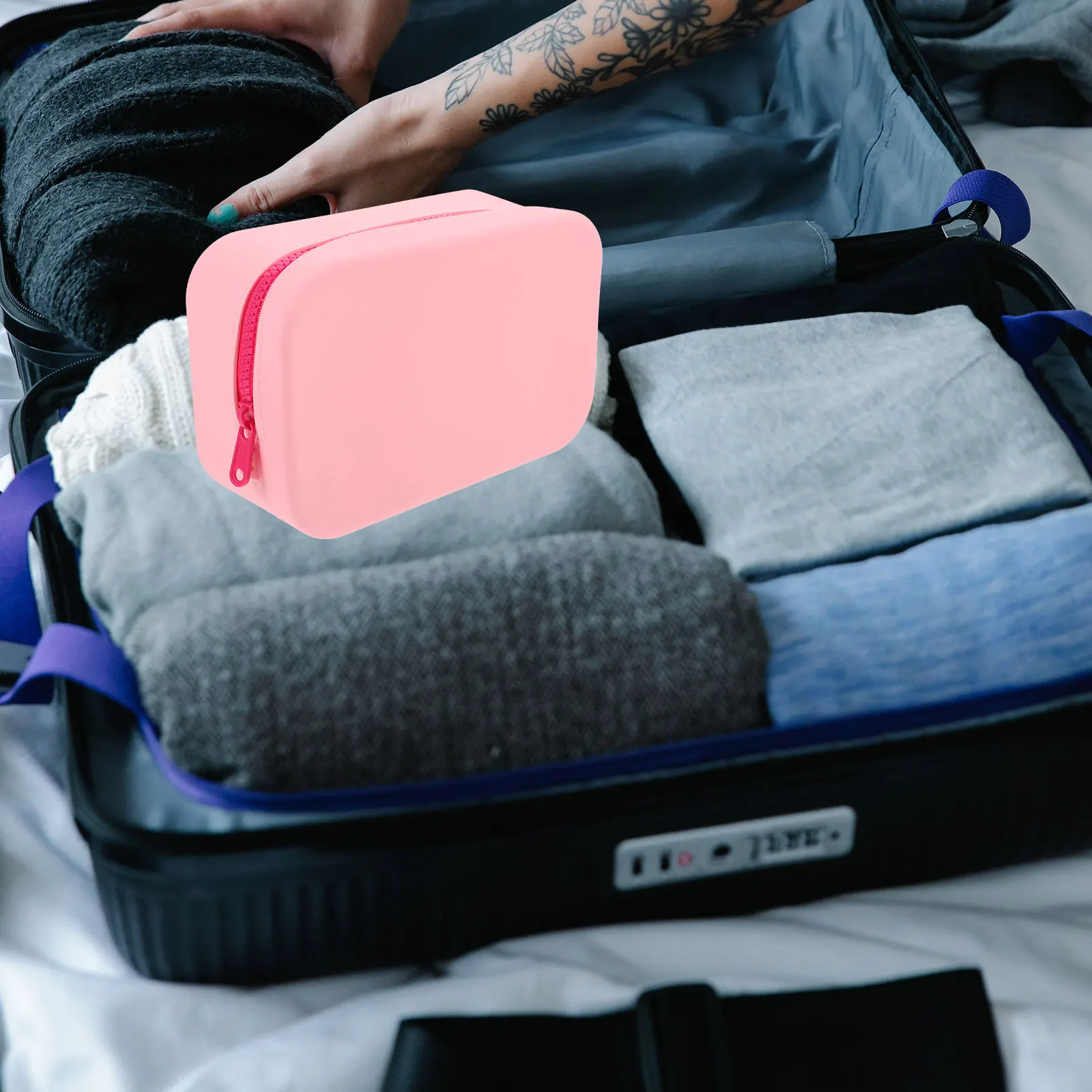 

Waterproof Toiletry Bag Large Capacity Silicone Makeup Pouch Travel Washbag Case for Women Girls Storage Solution