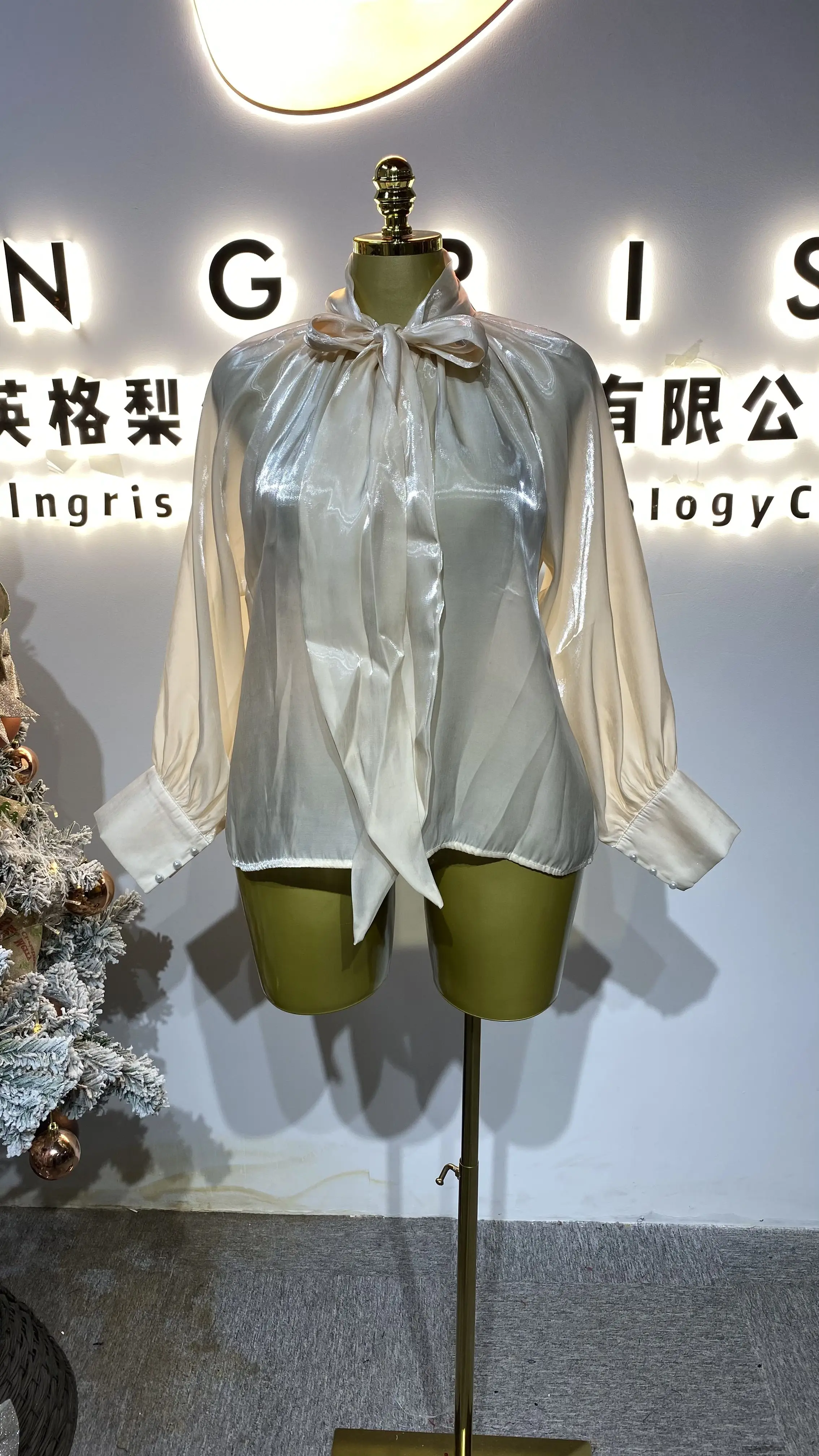 秋の女性用長袖シャツ、無地カジュアルシャツ、女性用エレガントな服。-GZXX441