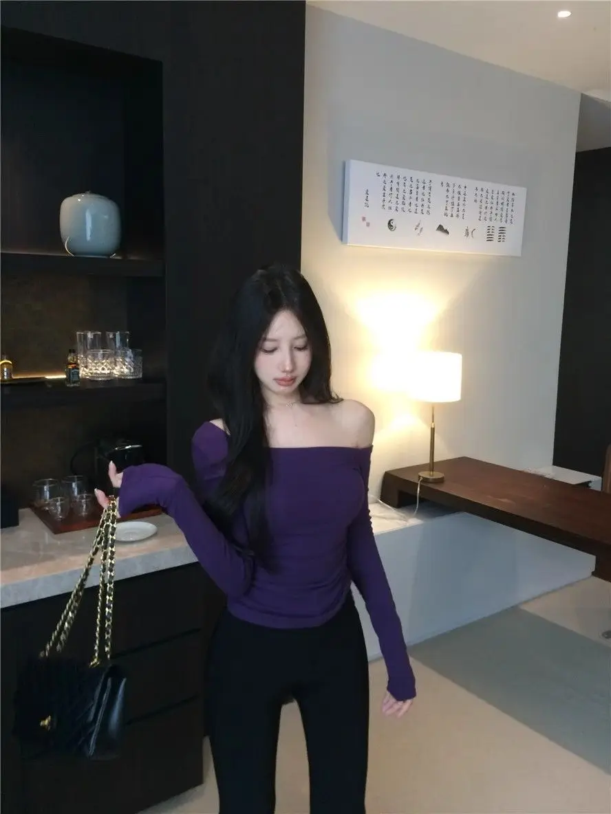 Hot Girl Purple Slant Collar Long Sleeve T-Shirt Women\'s Autumn Tight Bottoming Shirt Sexy Short Off-The-Shoulder Niche Top