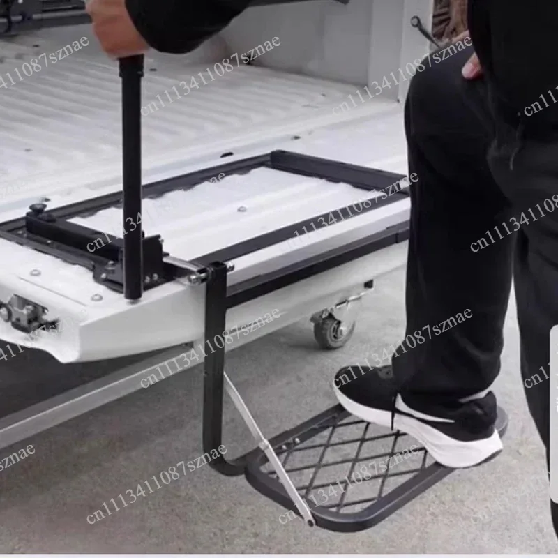 Portable Folding Tailgate Ladder for SUV and Truck, Heavy Duty Trunk Climbing Ladder, Car Cargo and Maintenance Tool