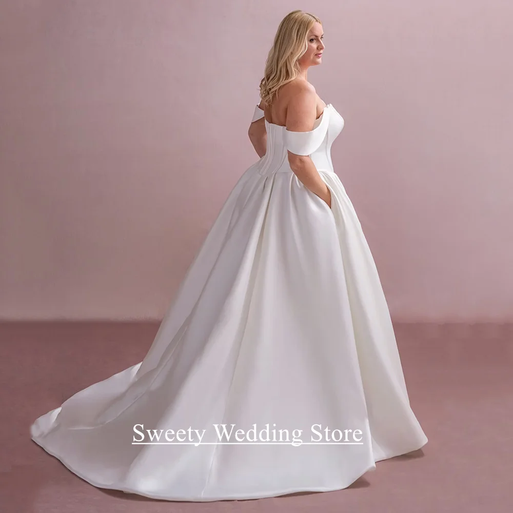 Abito da sposa moderno taglie forti Personalizzato con spalle scoperte Abito da sposa con corsetto a cuore Sweep Train Abiti da sposa