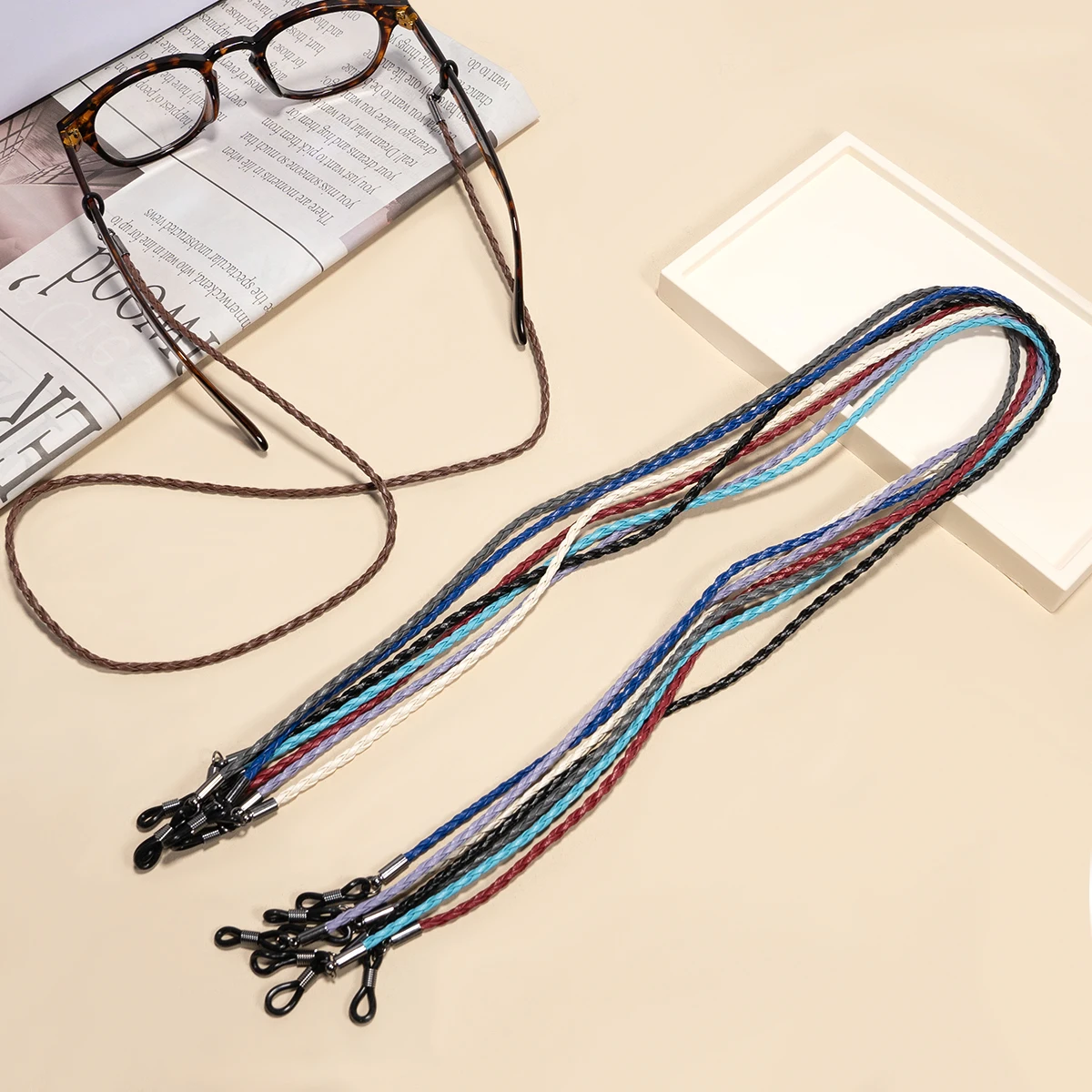 1 Stück geflochtenes Brillenband aus Leder – rutschfeste Sonnenbrillenkette für Sport- und Outdoor-Aktivitäten. Rutschfester Brillen-Lanyard-Gurt