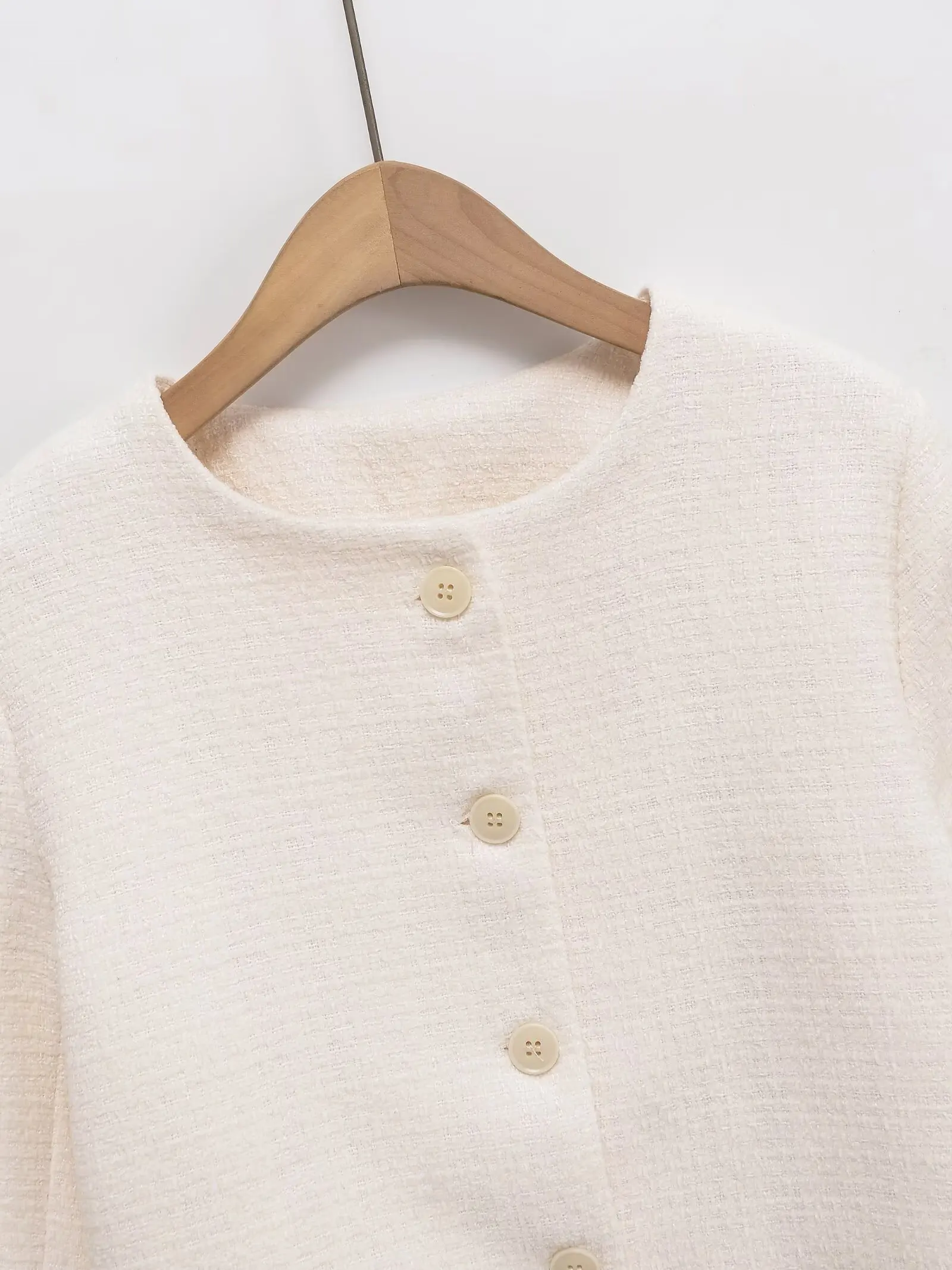 2025年秋冬新作 レディース 韓国風 ホワイト テクスチャ ソフトニット 気質 ラウンドネック ショートコート