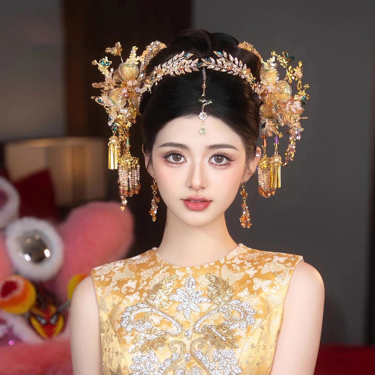 مجموعة إكسسوارات شعر الزفاف على الطراز الصيني الذهبي للعرائس الراقية لتقليل العمر Xiuhe دبوس الشعر ومجوهرات مشط