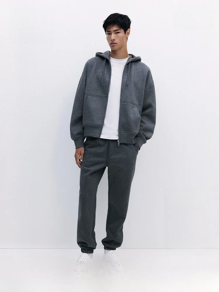 

Мужские зимние спортивные брюки H&M, прямой крой, стандартная длина, тонкие, из хлопка (60%) и полиэстера (40%), средняя посадка на талии