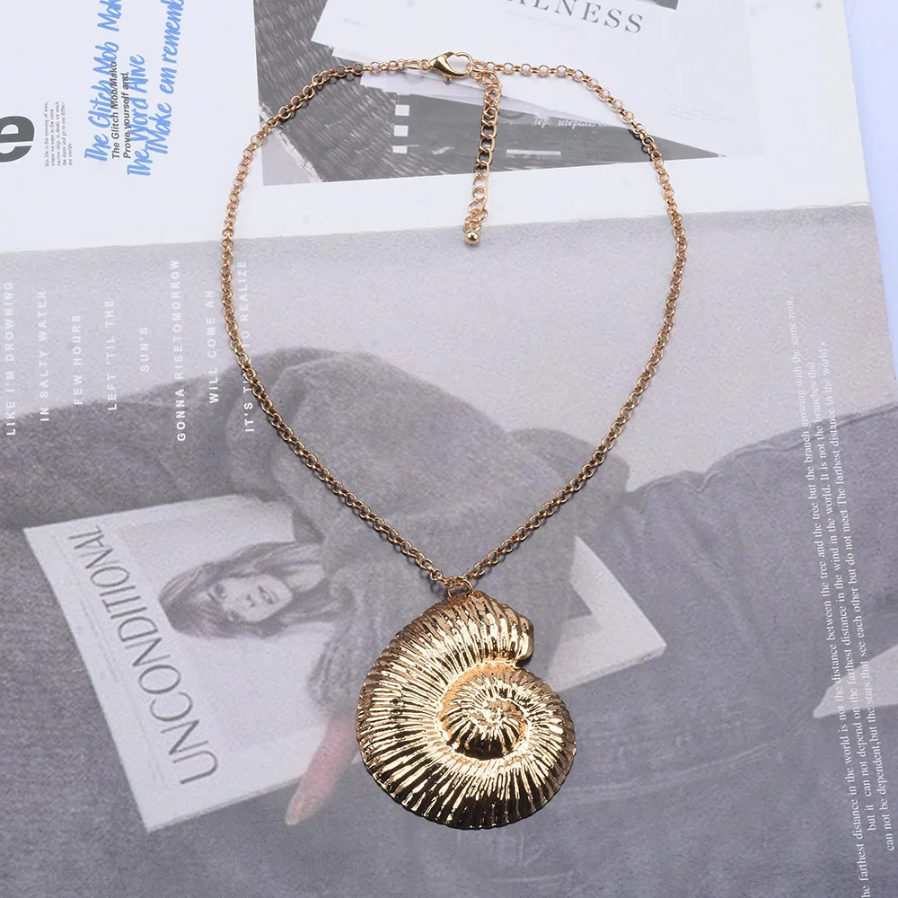 2024 New ZA Fashion Simple Golden Metal Chains Link Statement Choker Necklace With Charm Conch Pendants Jewelry For Women