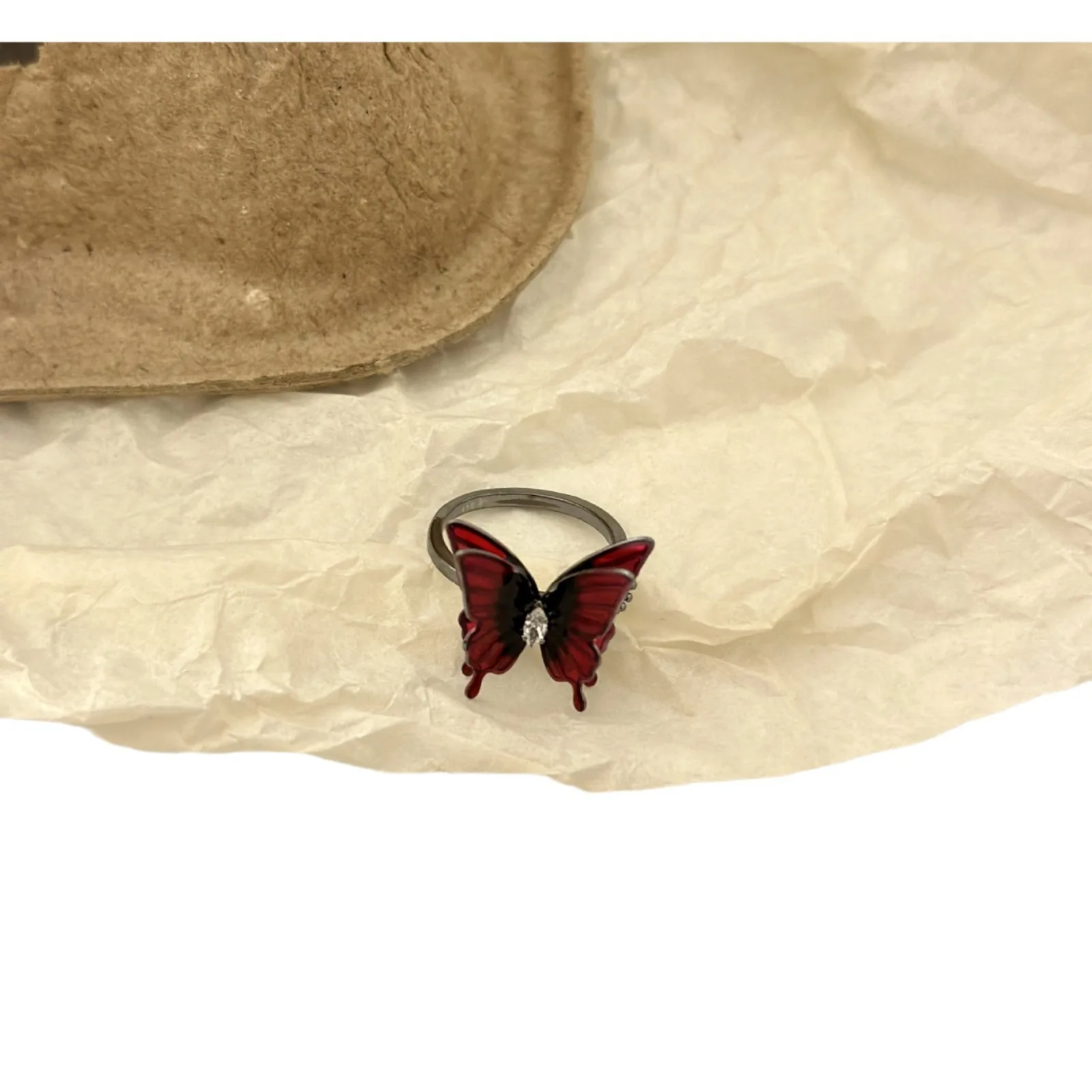 Anillo abierto versátil de lujo ligero para mujer con mariposa colorida a la moda