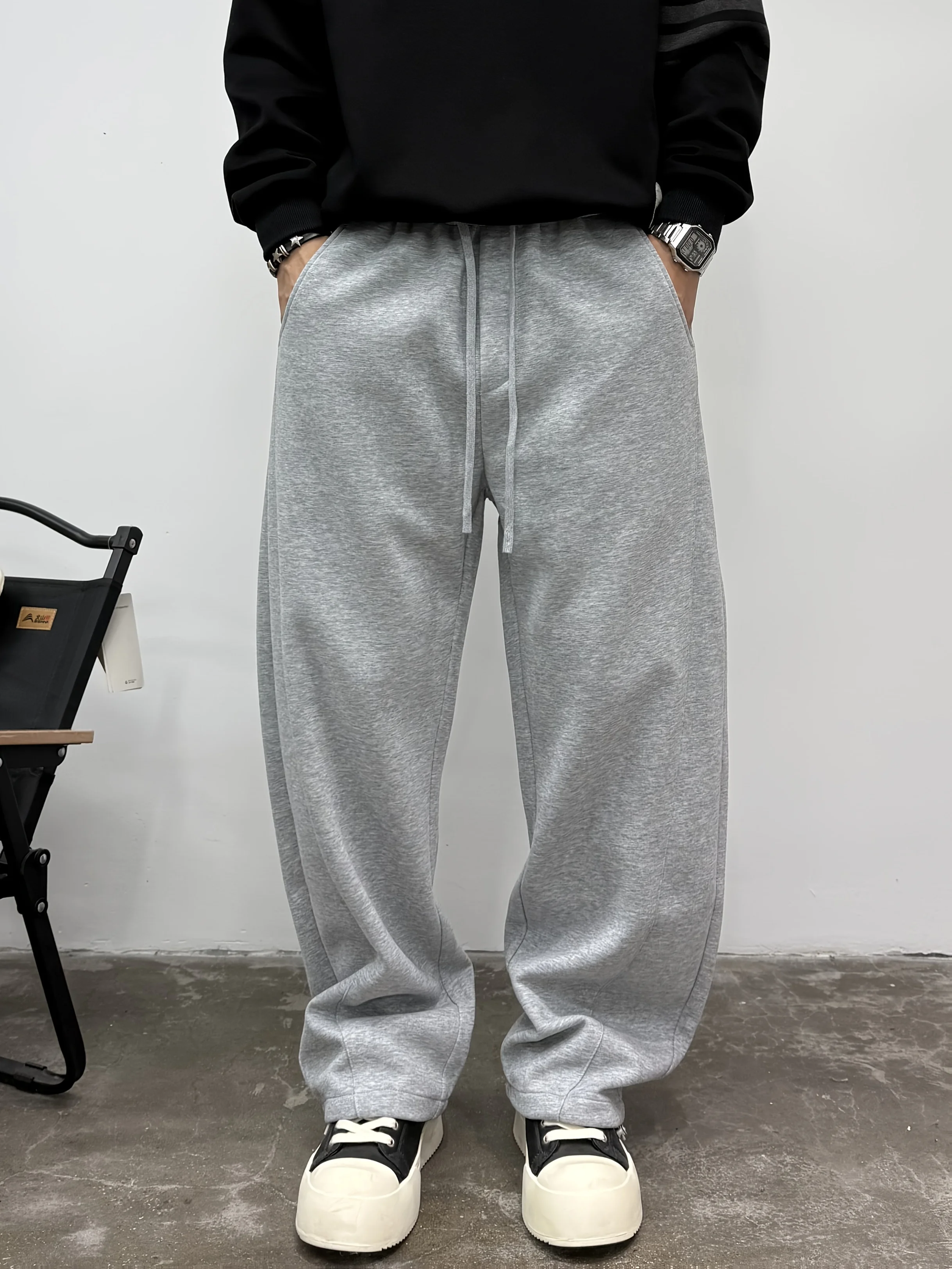 

New Men's Casual Sports Pants and Sweatpants for Autumn and Winter Are Suitable for Outdoor Sports and Daily Leisure