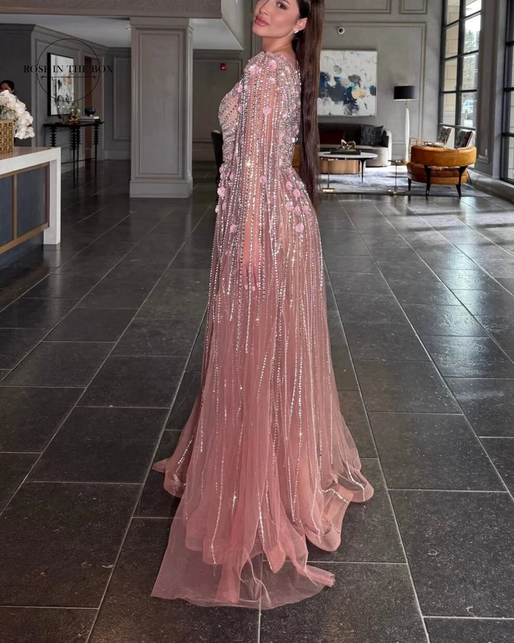 Vestidos de noite de renda de luxo personalizados para mulheres manga longa frisada linha a فسات -. onderikanvestido de festa de cocktail rosa com decote em o