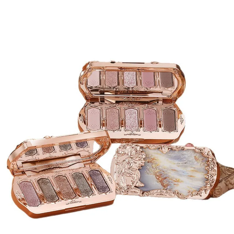 "عيون مثل النجوم، لوحة ظلال عيون Mermaid Dream مكونة من 5 ألوان، ظلال عيون ماسية بـ 5 ألوان من Vinnie Bear.