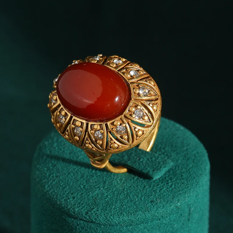 

Luxury Vintage Egg Shape Red Natural Stone Rings Heavy Industry Copper Material Micro Inlaid French Retro Jewelry Wedding Women