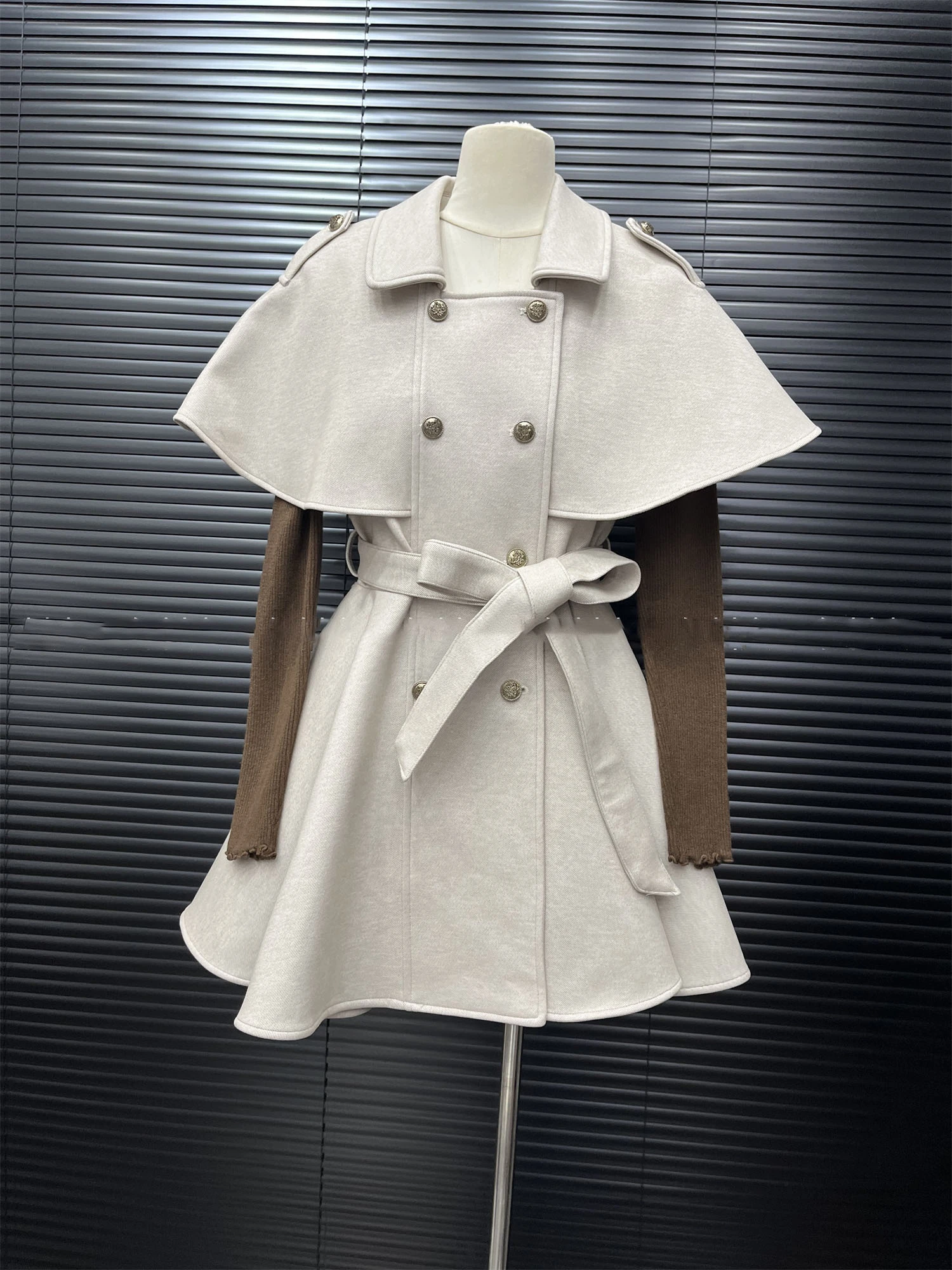 

Women's Autumn Winter Vintage Cape Jacket + Basic Sweater Lady Elegant Double Breasted Cape Outwear + O Neck Long Sleeve Sweater