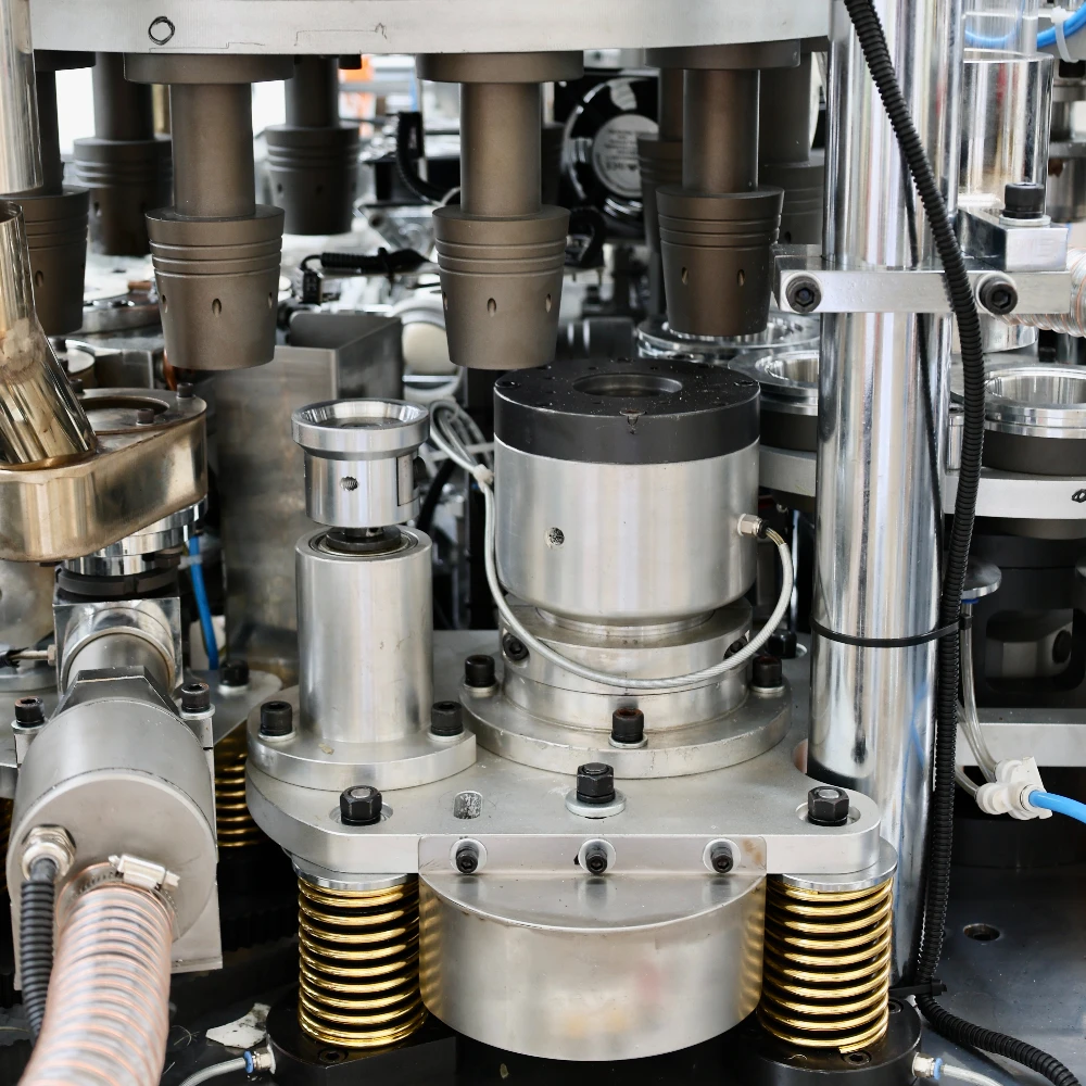 100-120 قطعة/دقيقة 3-16 أوقية آلة تشكيل الأكواب الورقية الطباعة والقالب قطع خط إنتاج آلة تصنيع الأكواب الورقية الأوتوماتيكية الكاملة