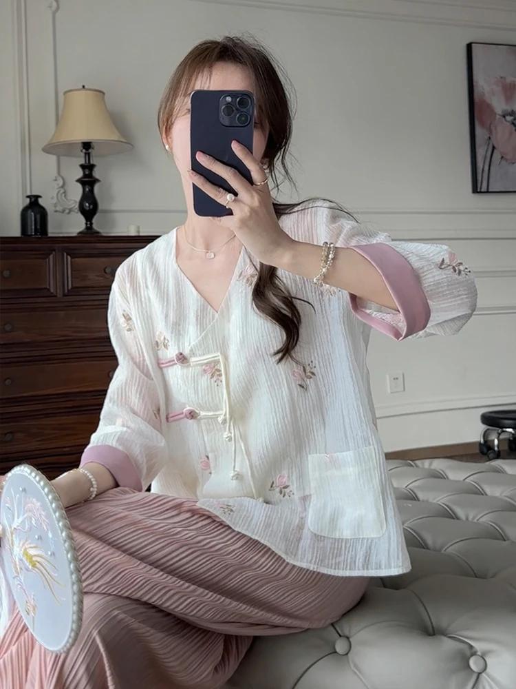 

Summer New Sle White Embroidery Chinese Light National Faion Button Fairy Aosphere Texture Women's Top Silk Blend