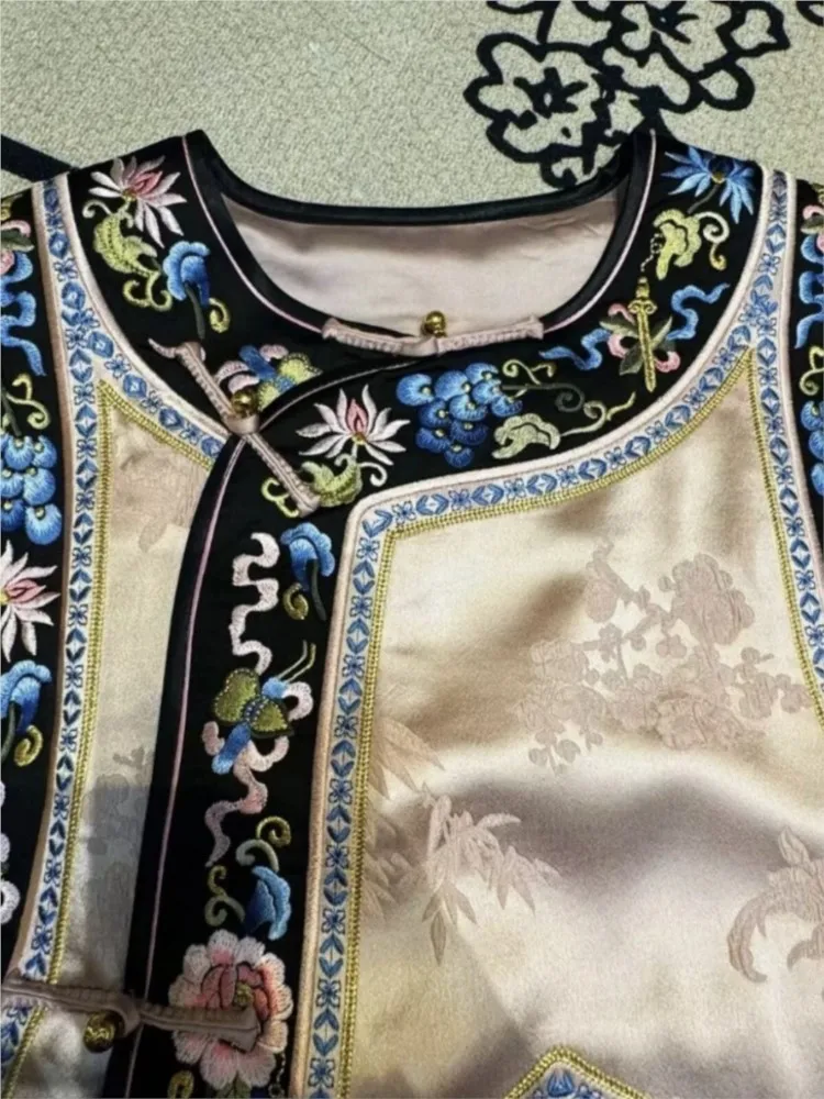 New heavy-duty embroidered ruyi lapel Chinese-style button-up vest clothing