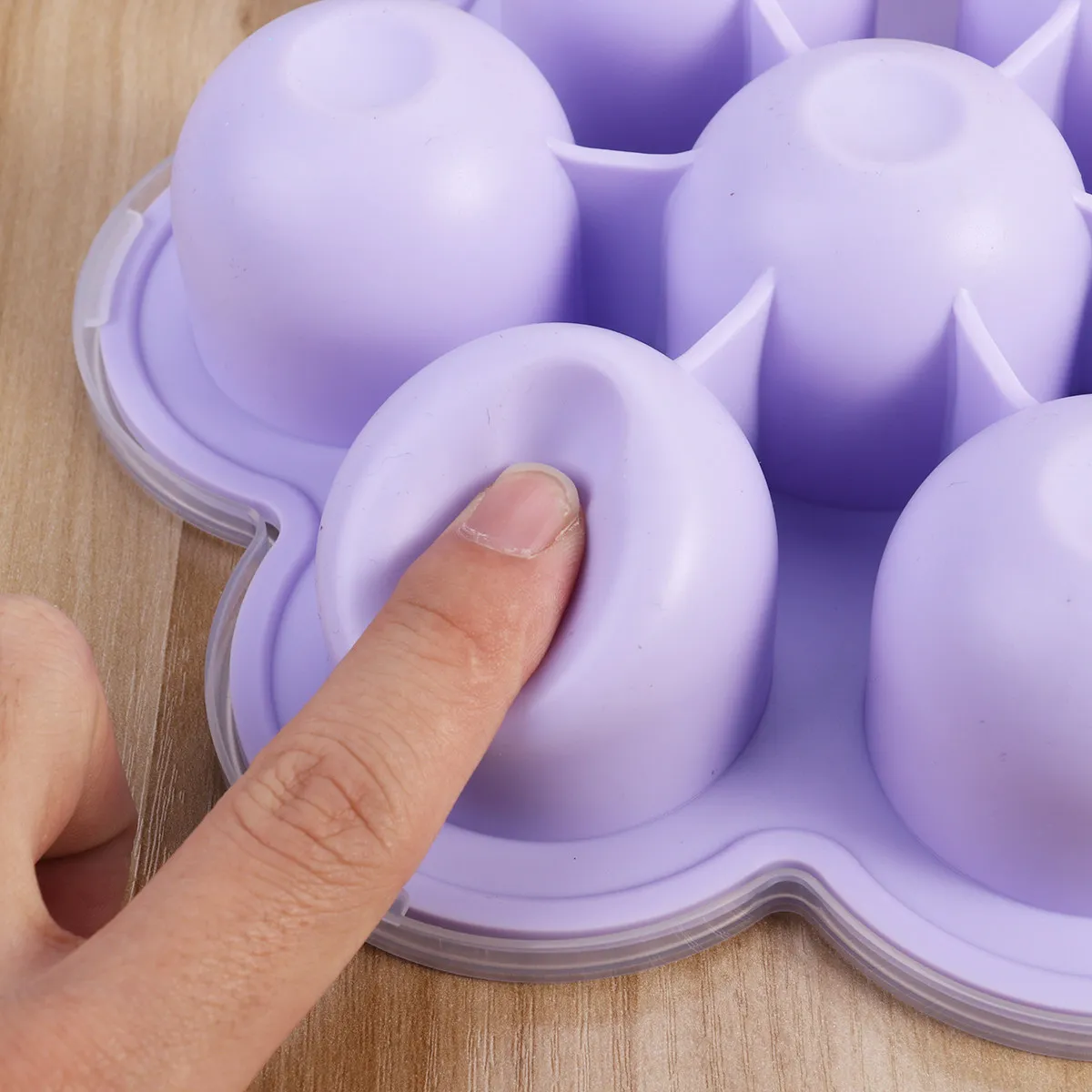 2Pcs Premium Food-Grade Silicone Baby Food Storage Tray with 7 Compartments Clip-on Hard Plastic Lid Freezer Microwave Oven Safe