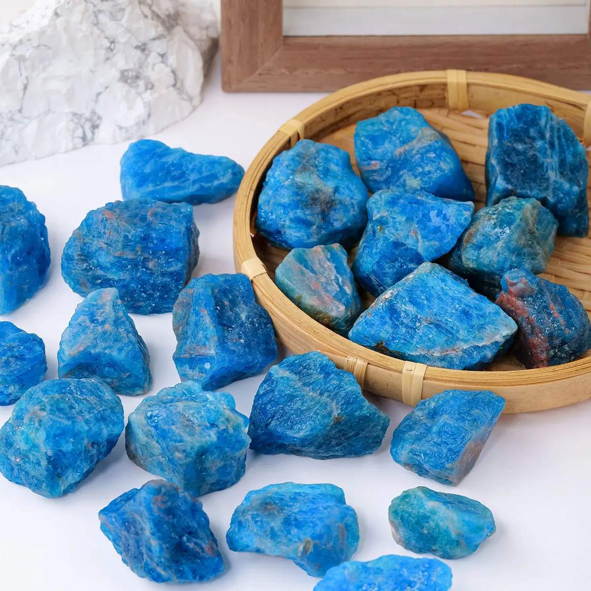 1pc Natural Apatite Stone Crystal Original Stone Aromatherapy Stone Diffuser Stone Home Fish Tank Crystal Landscaping Stone