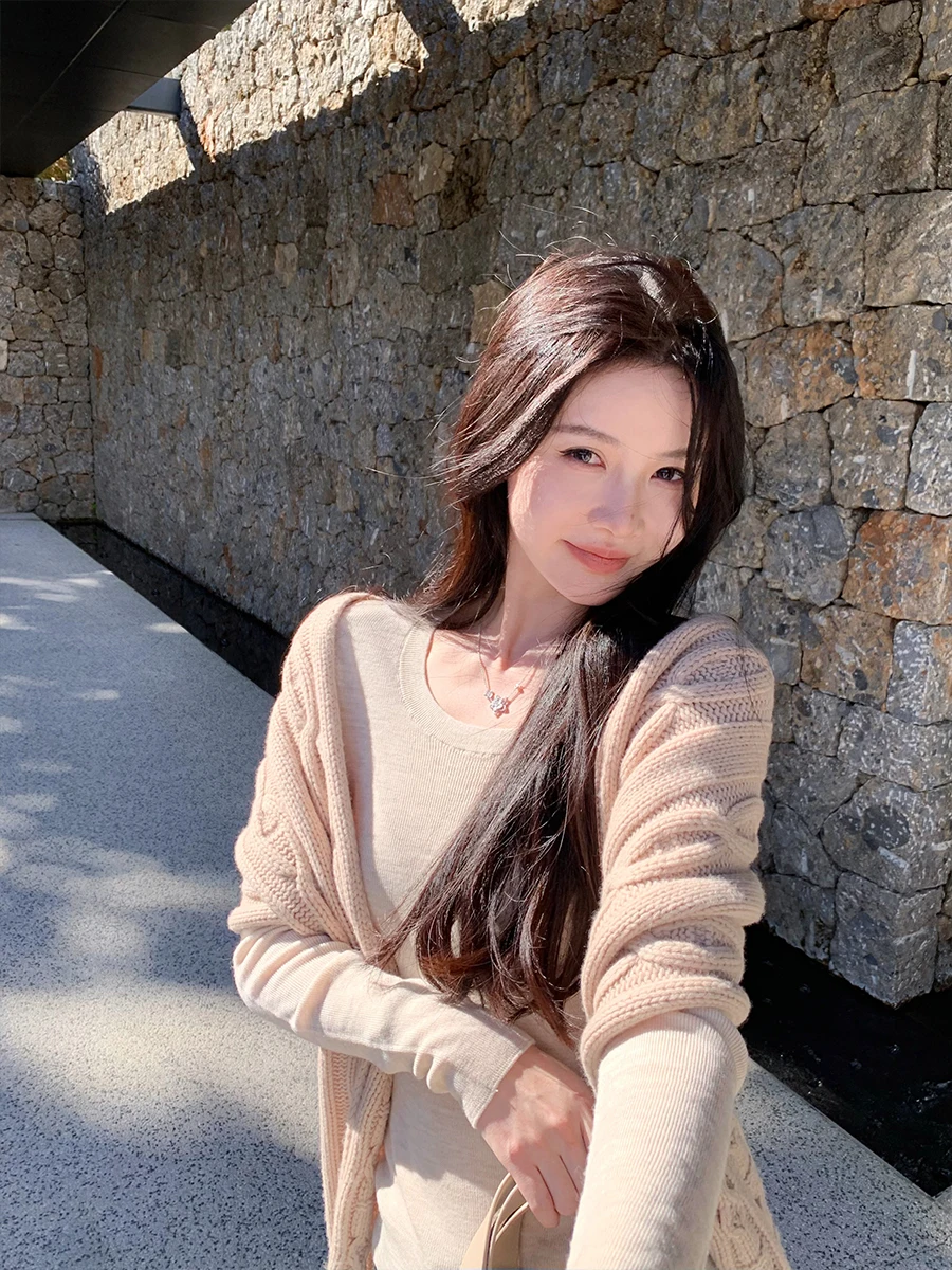 

Soft Fabric Base Layer Series Classic Simple Elegance Color Versatile Slim Fit Inner Wear Top Casual Sle Wool Knitted