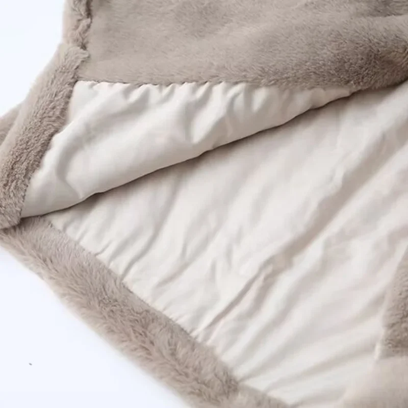 Fashion Lady Faux Fur Coat Women Lapel Luxury Thick Warm Outerwear Winter Lady Street Loose Long Sleeves Jacket Simple Jacket