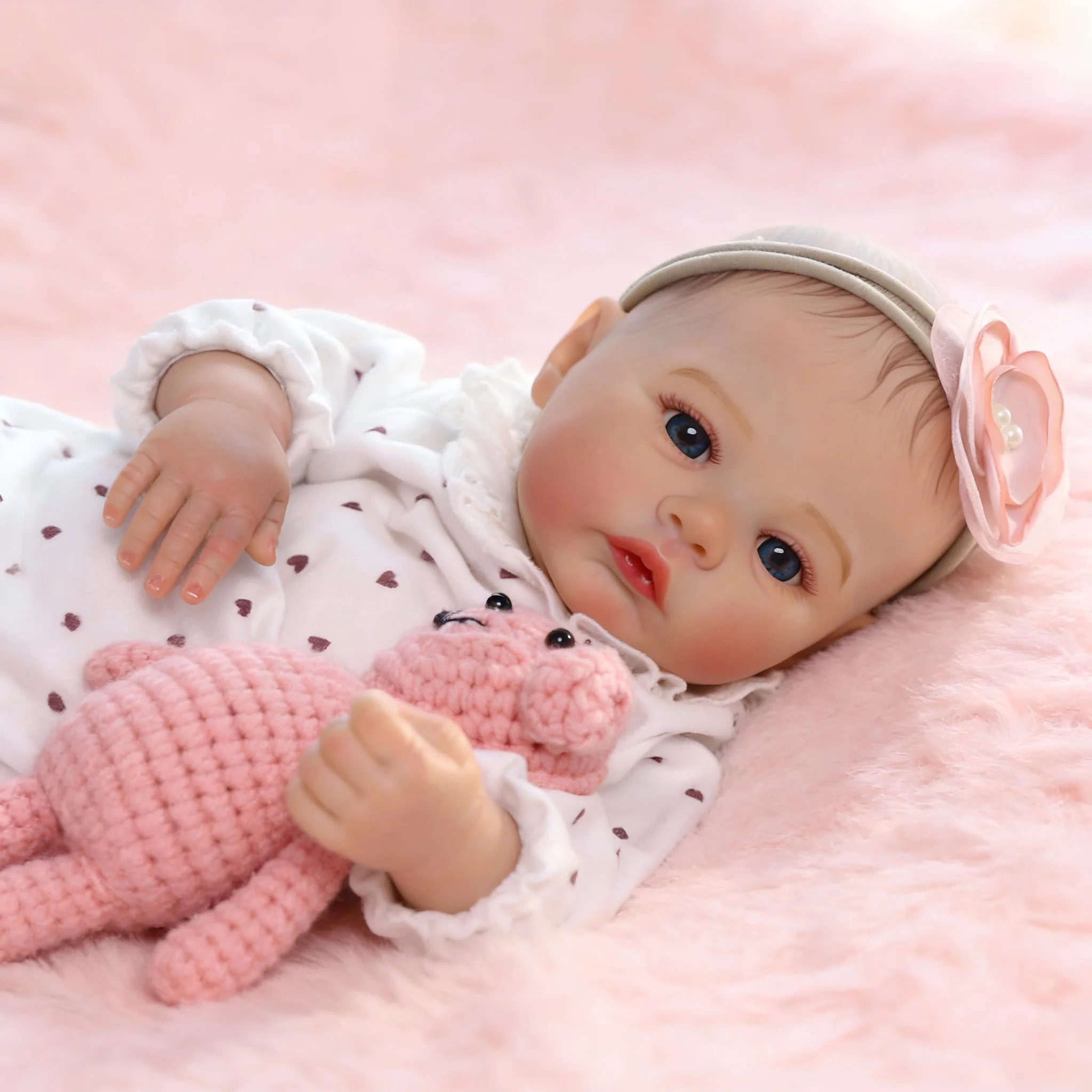 دمى أطفال واقعية - دمية سيليكون نابضة بالحياة بطول 18 بوصة، جسم كامل من الفينيل، قابلة للوضع في وضعيات مختلفة، تشبه الطفل حديث الولادة النائم