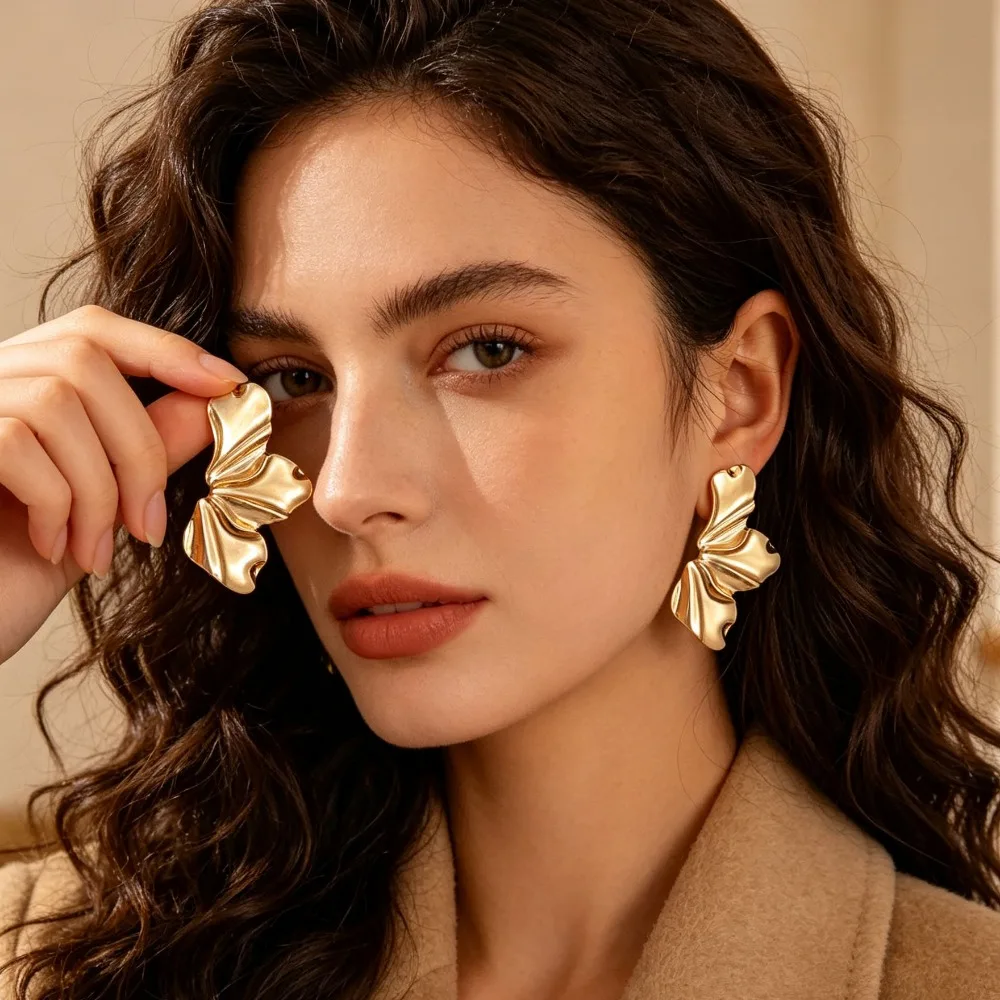 Vintage Heavy Metal Flower Stud Earrings Large Textured Petal Design Fashion Ear Accessories For Women Wholesale Gifts