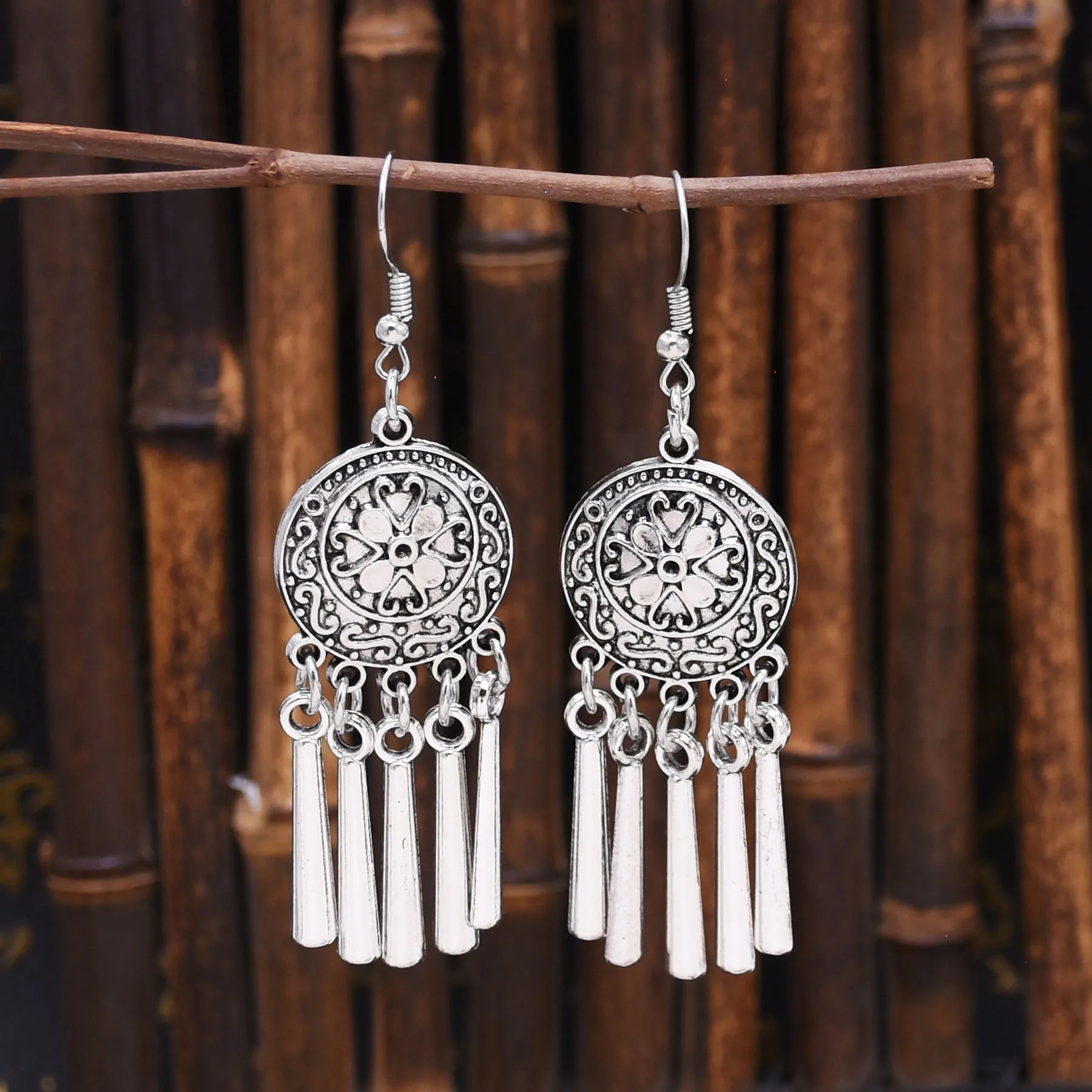 

Bohemian Ethnic Style Alloy Carved Dangle Earrings For Women Trendy Retro Bead Tassel Heart Pattern Jewelry Female Accessory