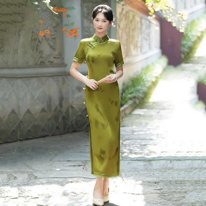 

2025 Spring/Summer New Satin Retro Long Cheongsam Art Improvement New Chinese Elegant Women's Slimming Chinese Style Qipao